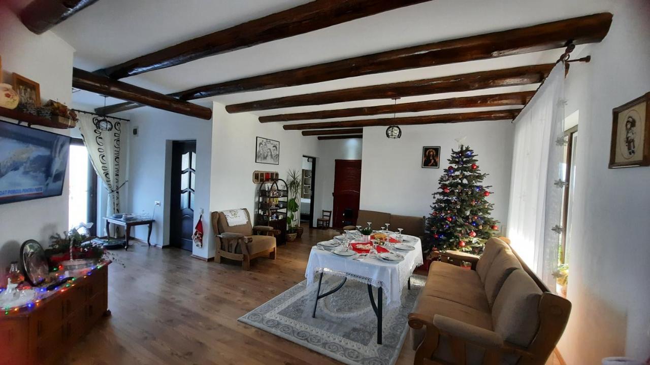 Casuta Din Deal Targu Neamt Exterior foto