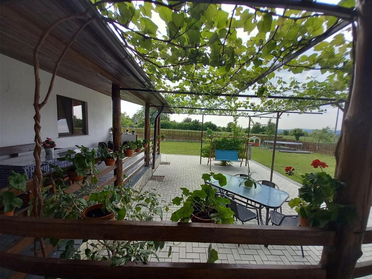 Casuta Din Deal Targu Neamt Exterior foto